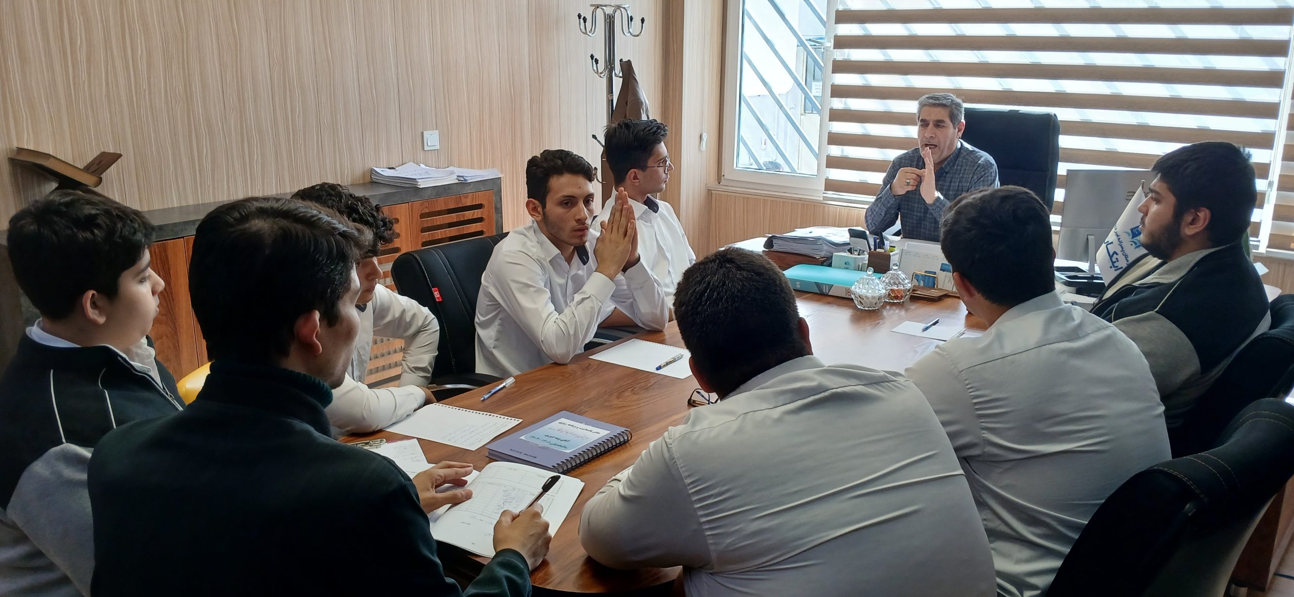 دبیرستان ابتکار