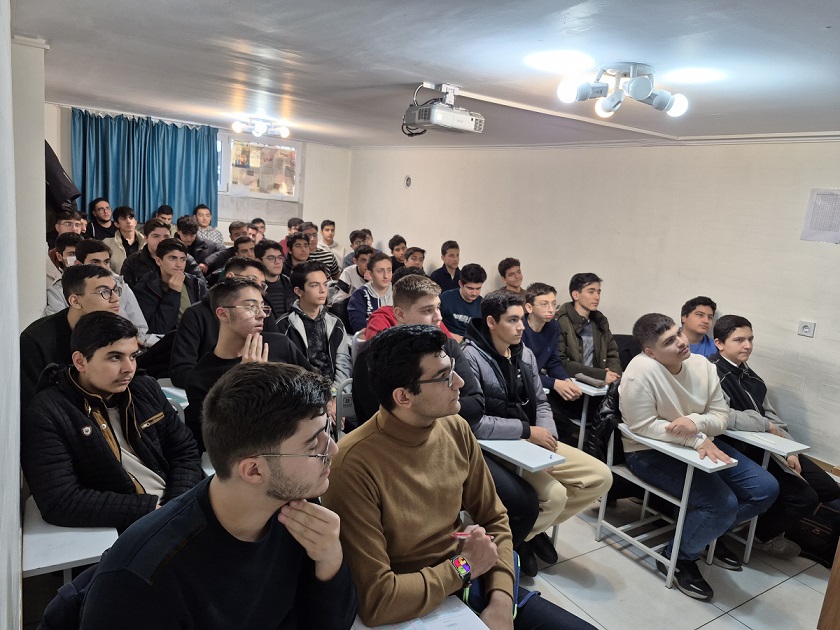 دبیرستان ابتکار